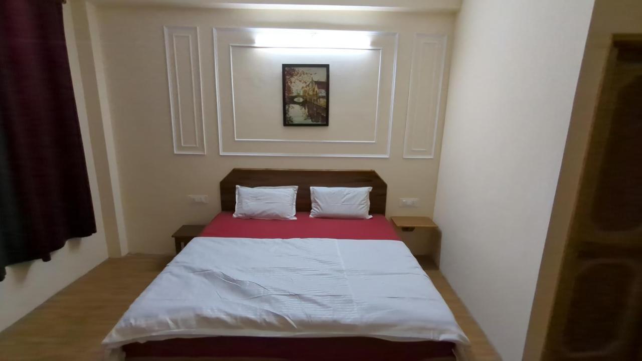 Red House Cafe And Inn Manali  Exterior photo