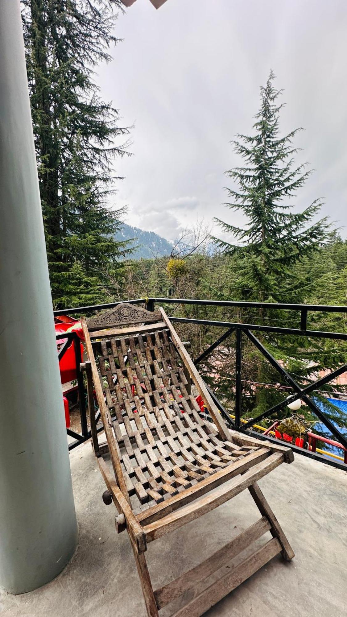 Red House Cafe And Inn Manali  Exterior photo