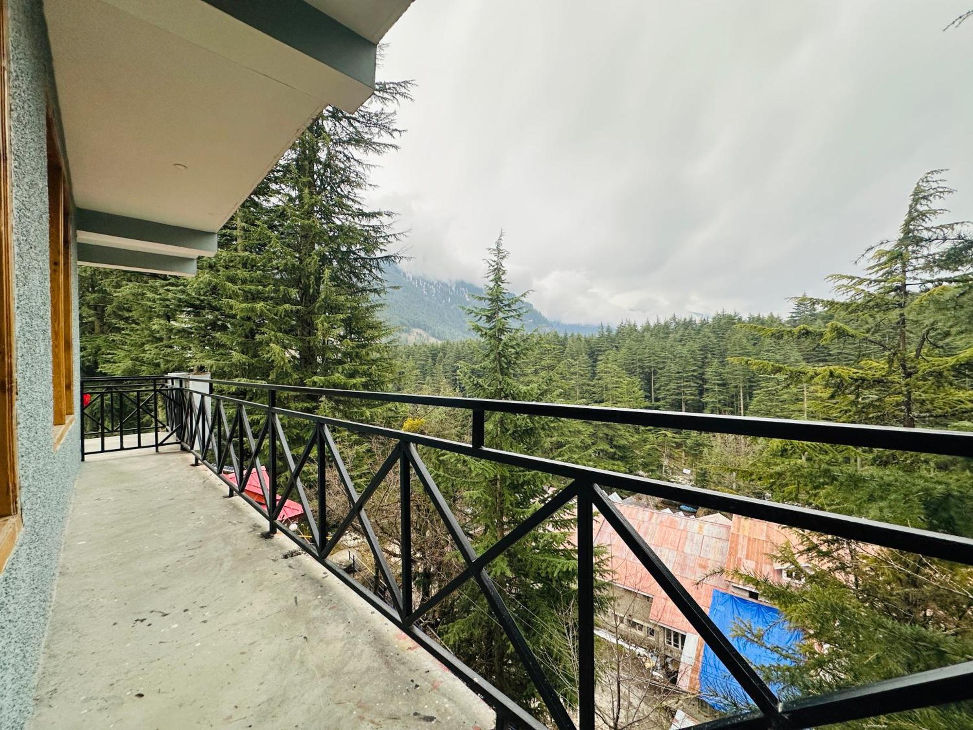 Red House Cafe And Inn Manali  Exterior photo