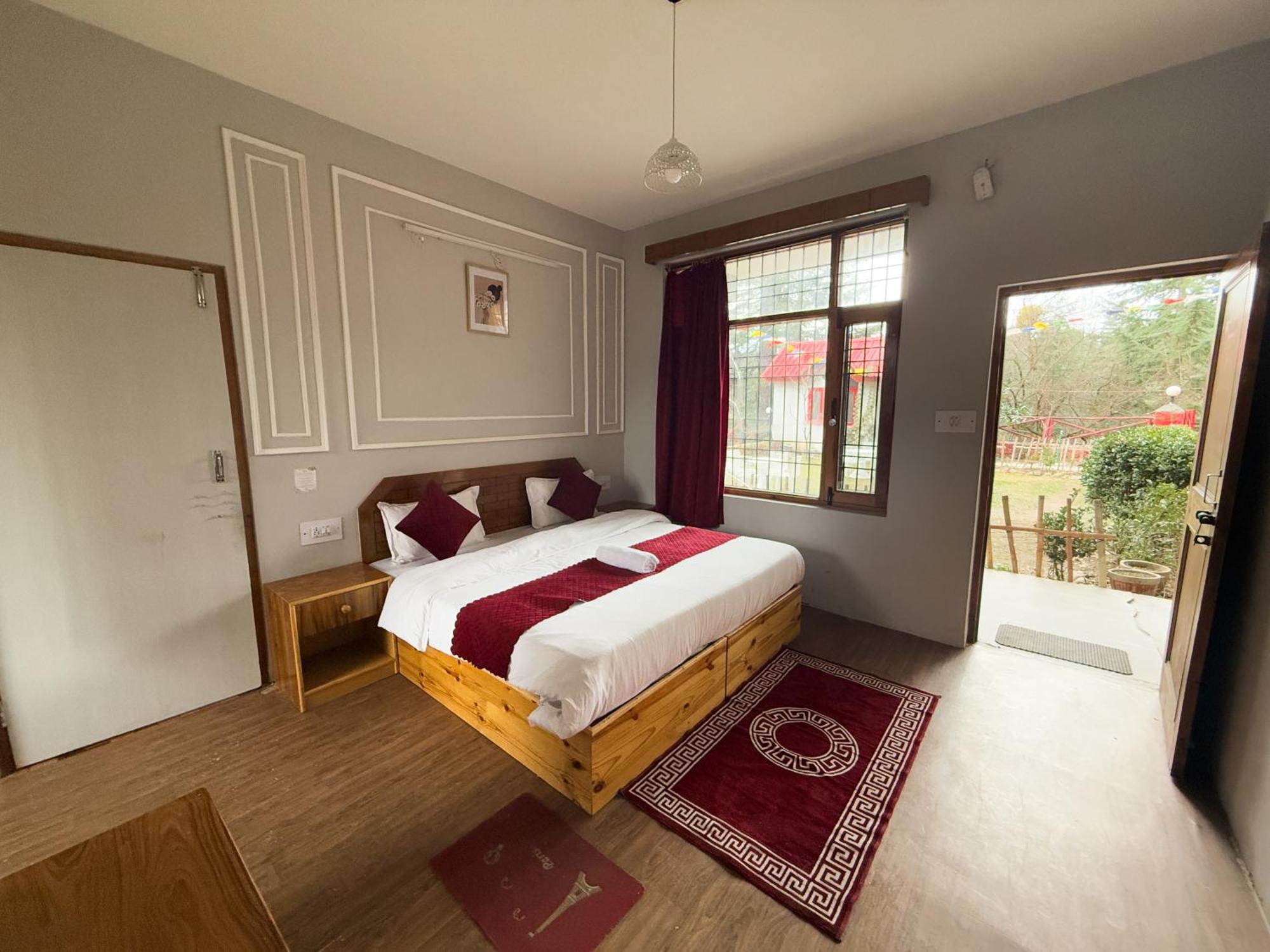 Red House Cafe And Inn Manali  Exterior photo